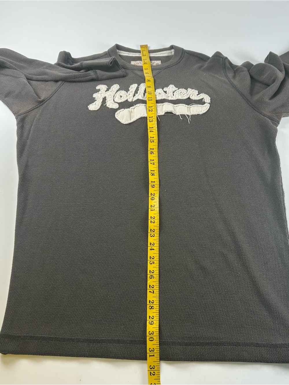 Hollister Men’s SZ XL VTG Y2K Gray Thermal Waffle Spell Out Long Sleeve Shirt - Picture 5 of 10
